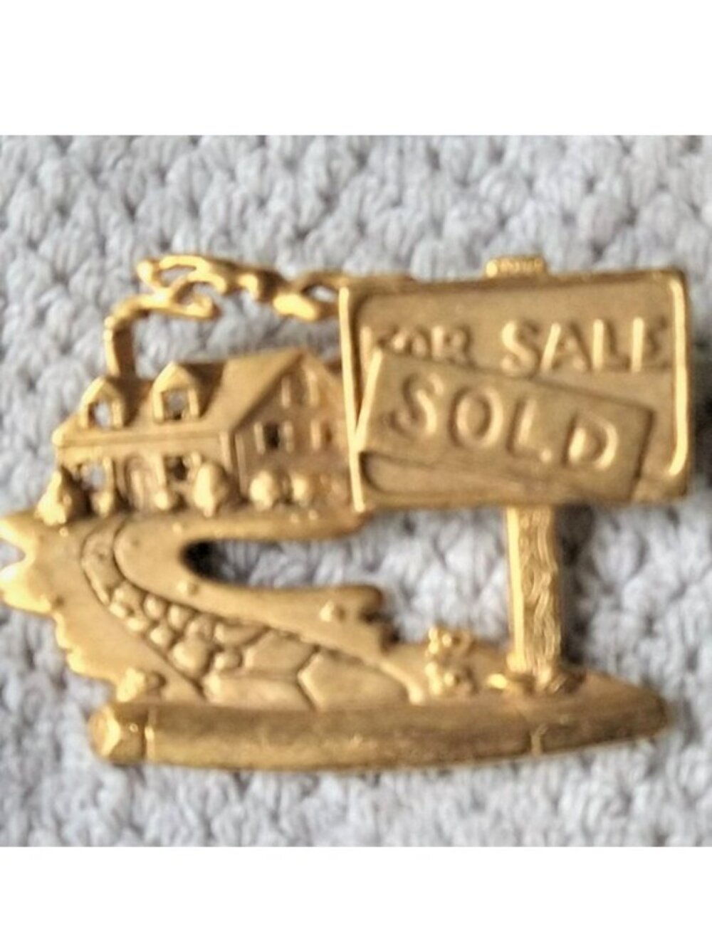 Realtor Brooch Pin Vintage House For Sale Sold Sign Real Estate Vanity Trophy - Picture 2 of 6
